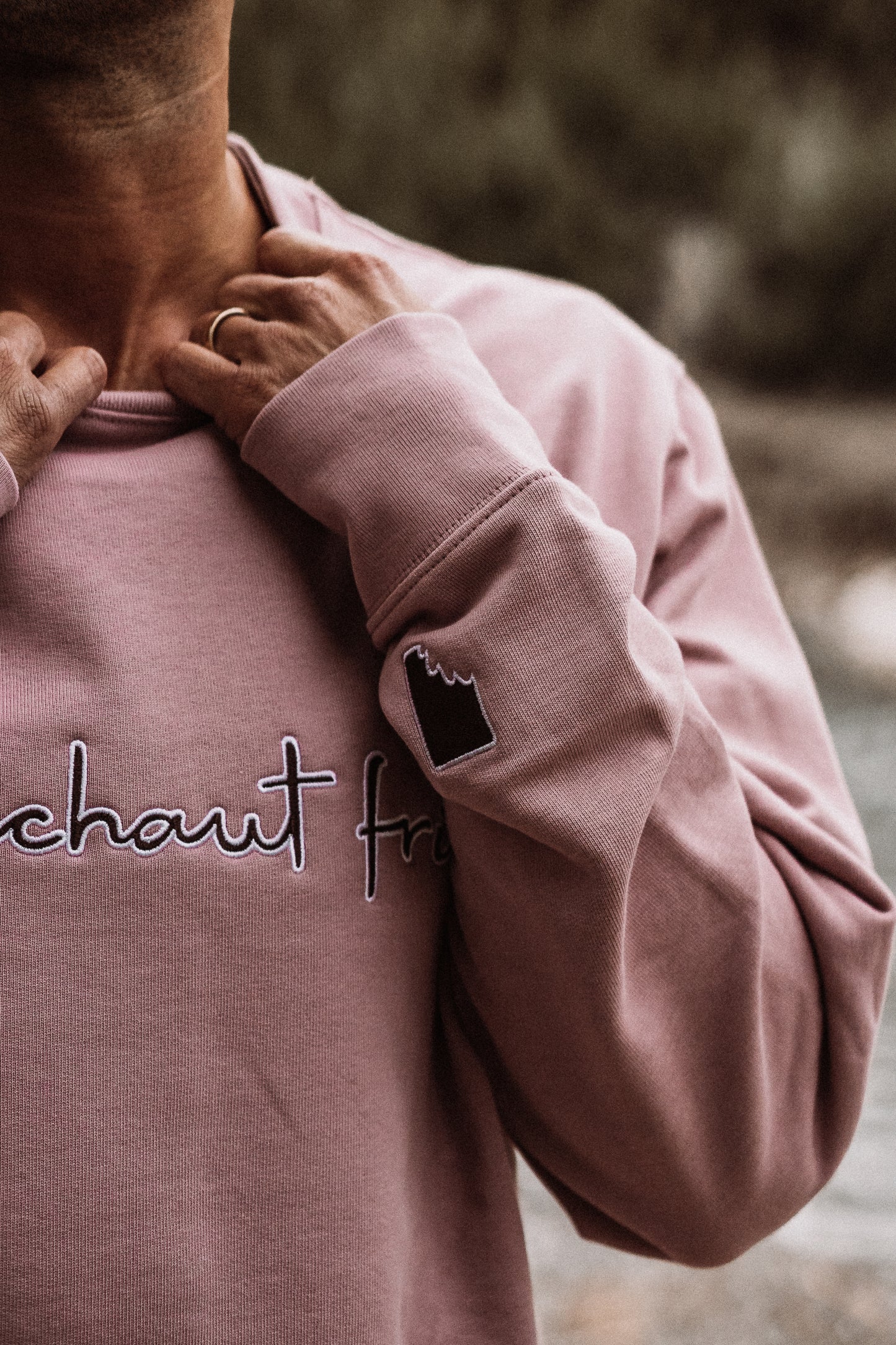 Embroidery Sweater pink