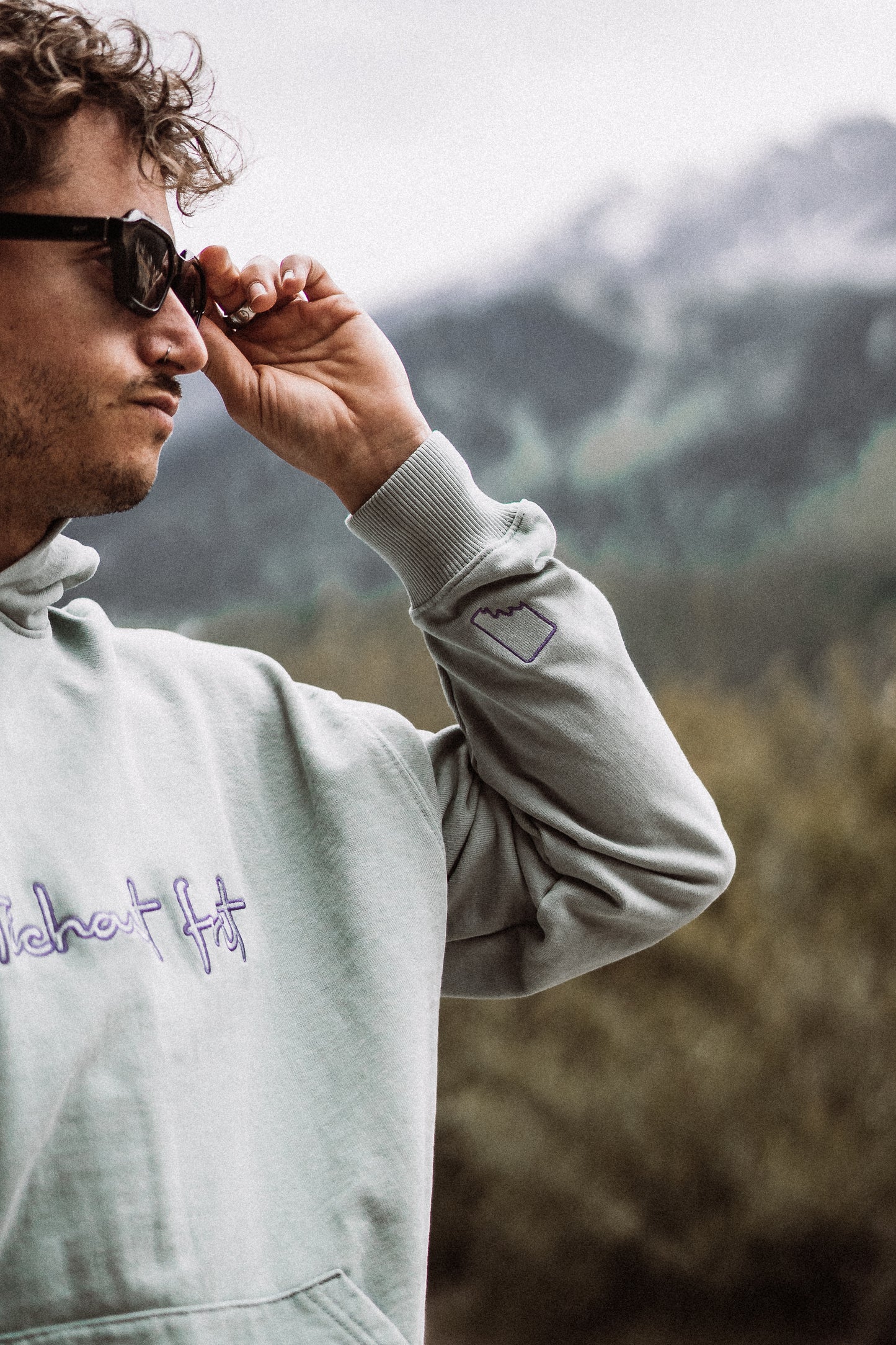 Embroidery Hoodie aloe lila