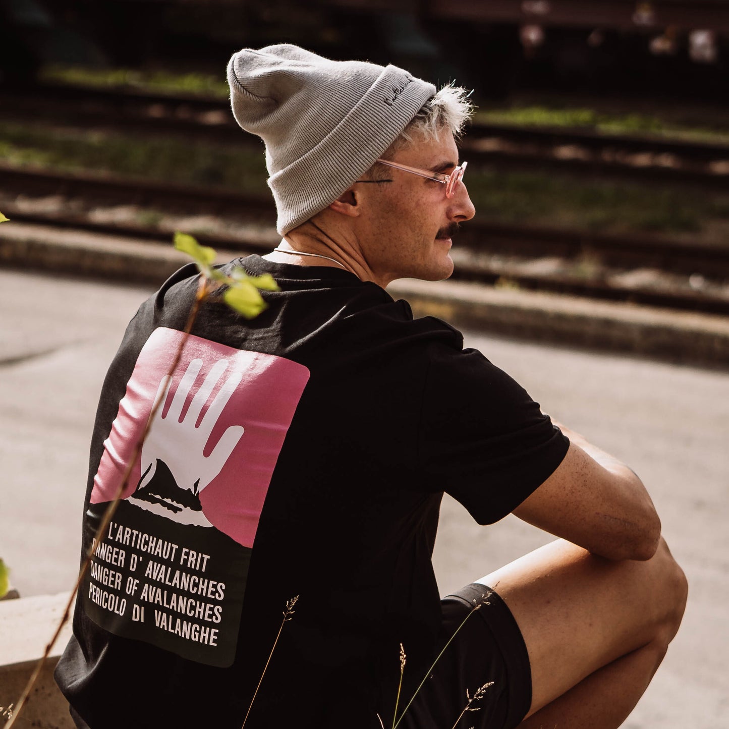 Crevasse Tee black