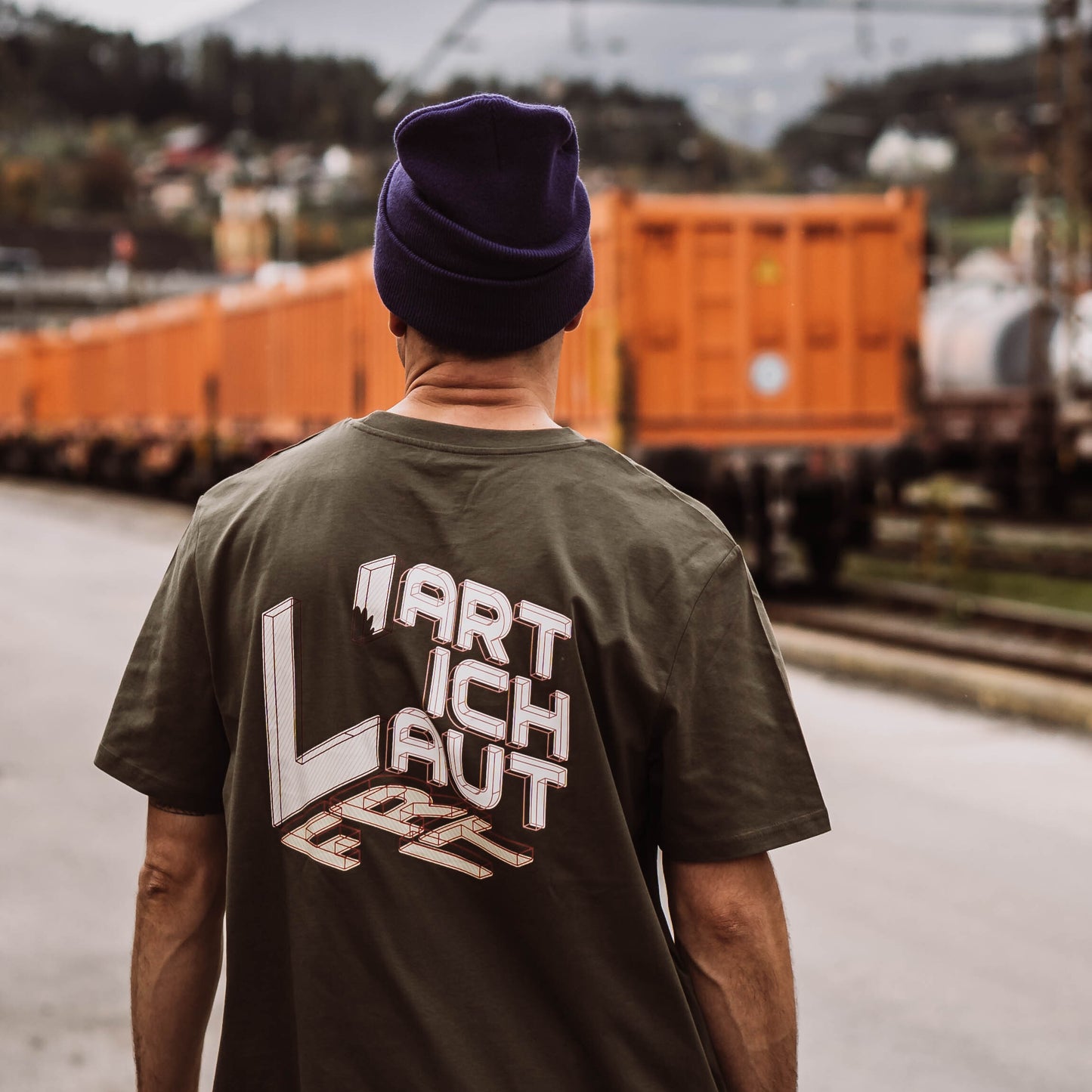 Cube Tee olive