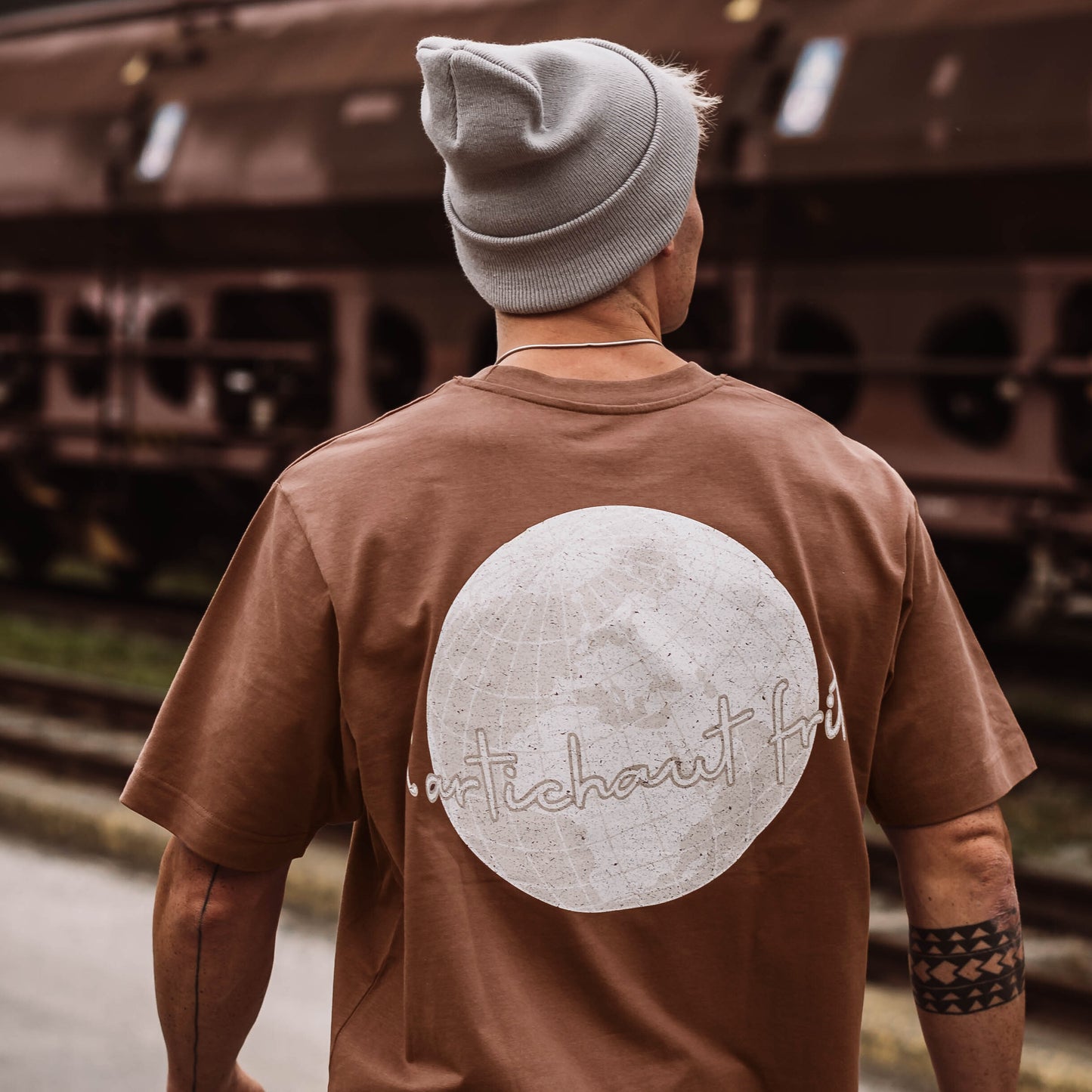 World Tee brown