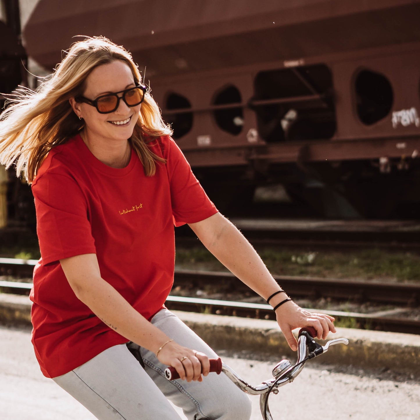 World Tee red