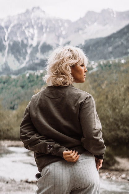 Embroidery Sweater olive